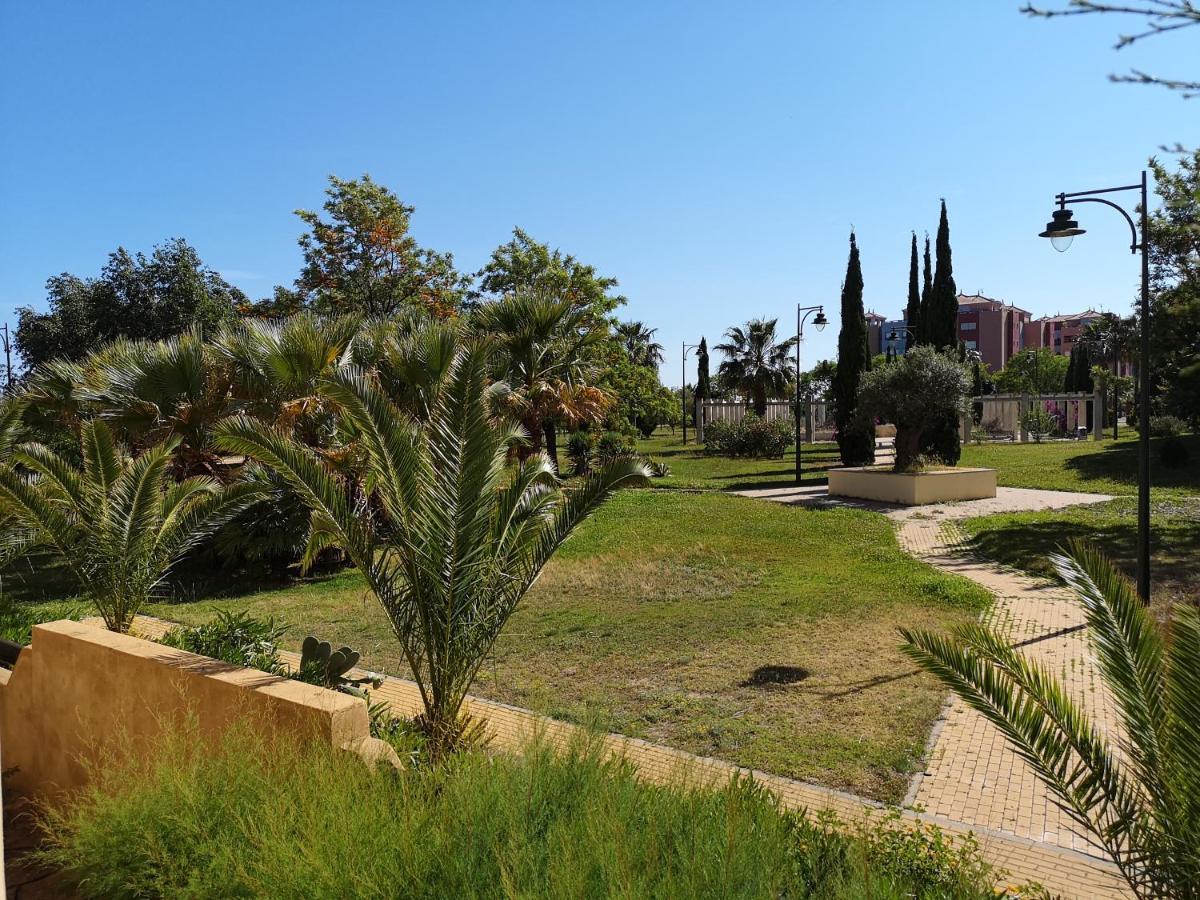 Jardines de Isla Canela, planta baja. Exterior foto